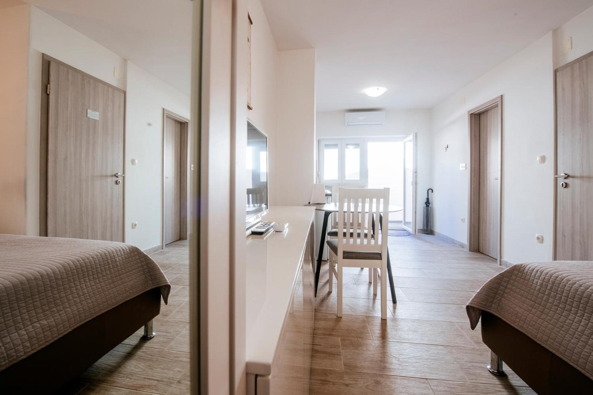 Apartmani Ema Задар Екстер'єр фото